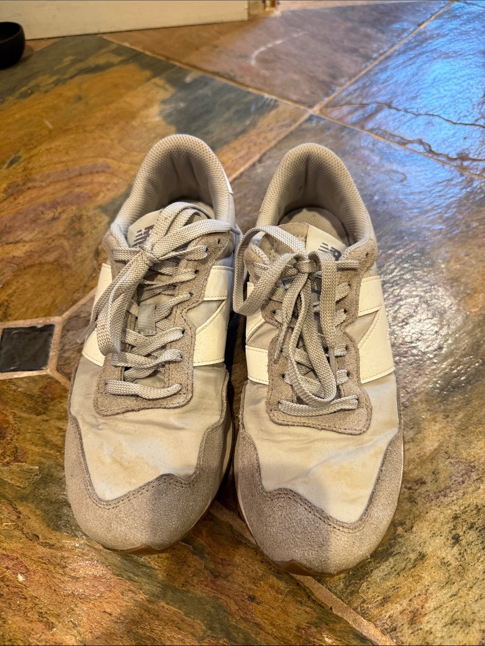 New Balance Men's Sneakers in Beige and White